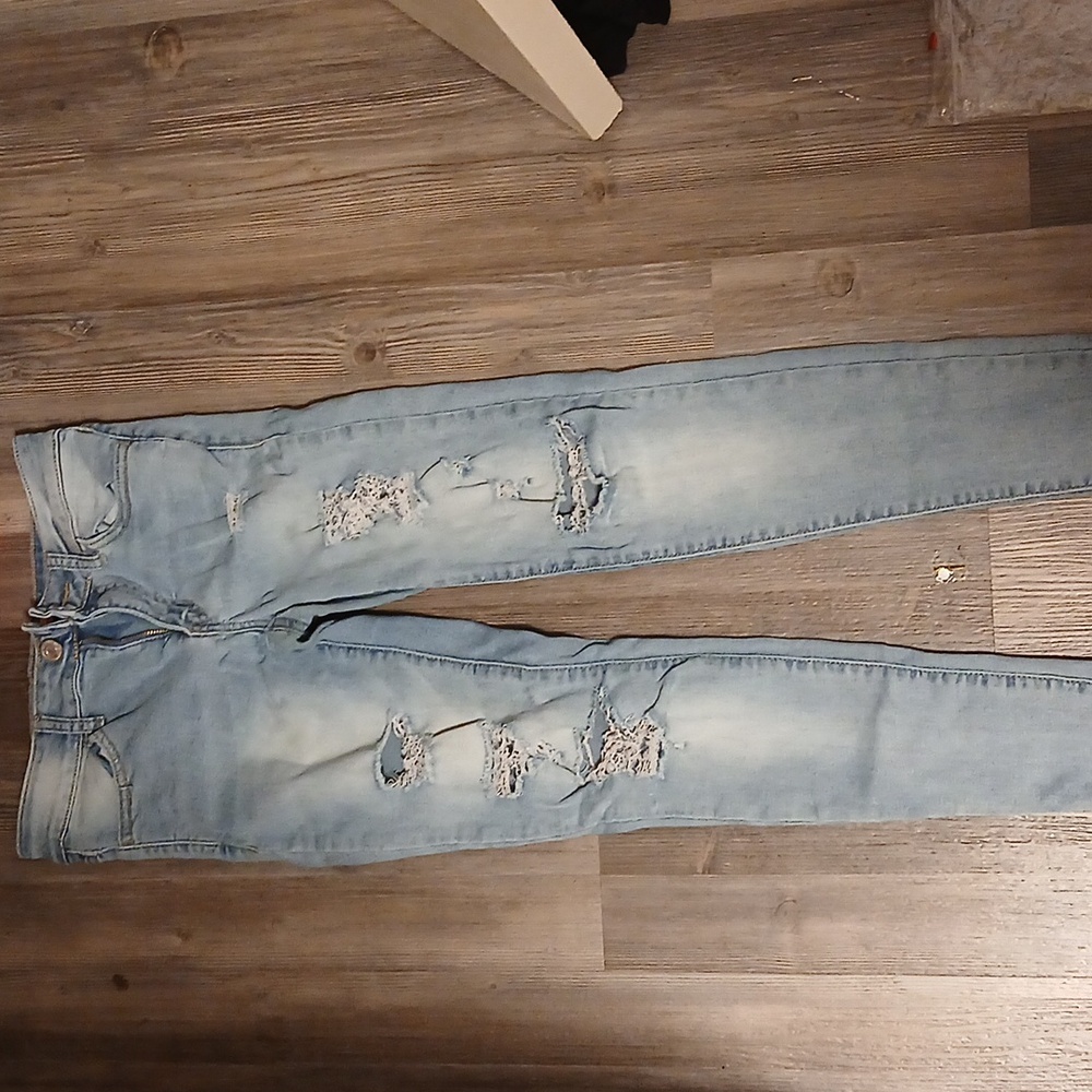 Lowrise ripped jeans